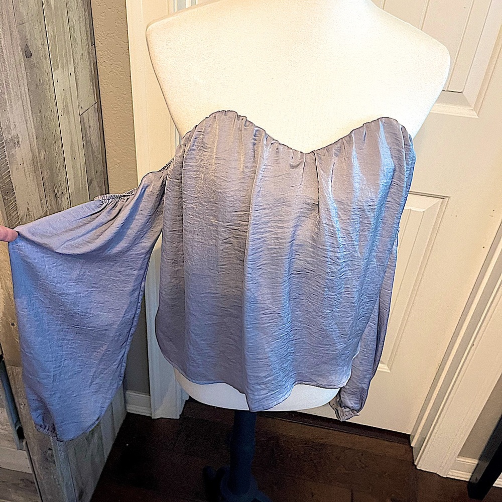 Kendall & Kylie blue satin long sleeve top women’s M